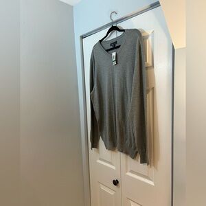 John Ashford Men’s Gray V-Neck Cotton Sweater Size Large NWT
